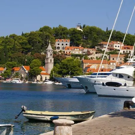 Liza Daire Cavtat