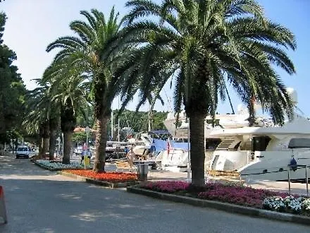 公寓 理查卡夫塔特公寓酒店 *